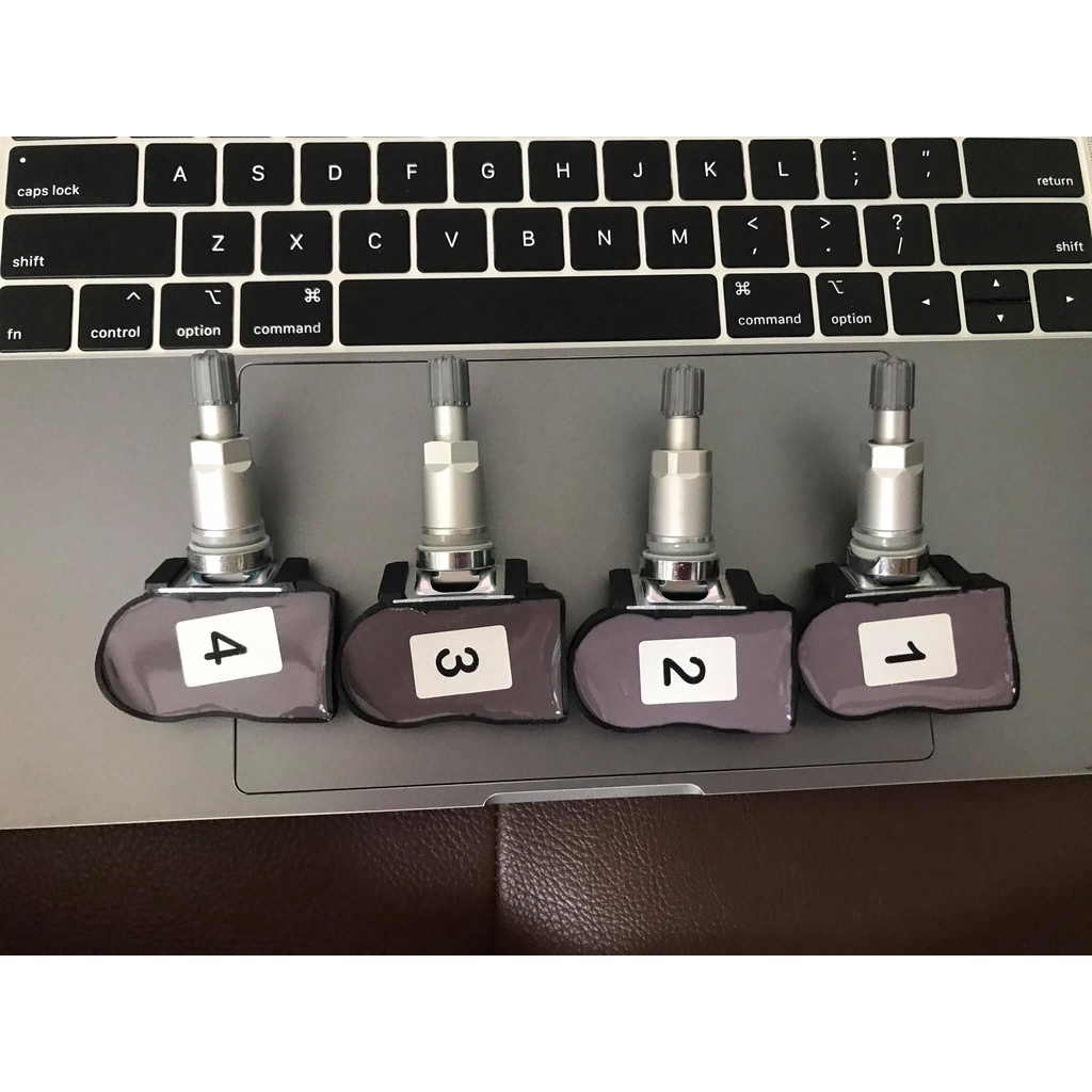 Cảm biến áp suất lốp tích hợp màn hình taplo zin Mazda Cx5 2018 - 2021