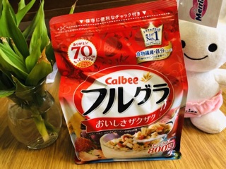 Ngũ Cốc Calbee Đỏ Nhật Bản 800 gram [Hạn dùng 03/2023]
