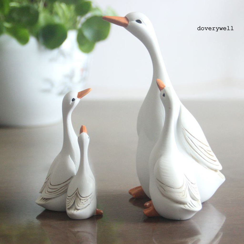 Đồ trang trí Chú Vịt Nhỏ Xinh Bằng Nhựa Dùng Để Trang Trí