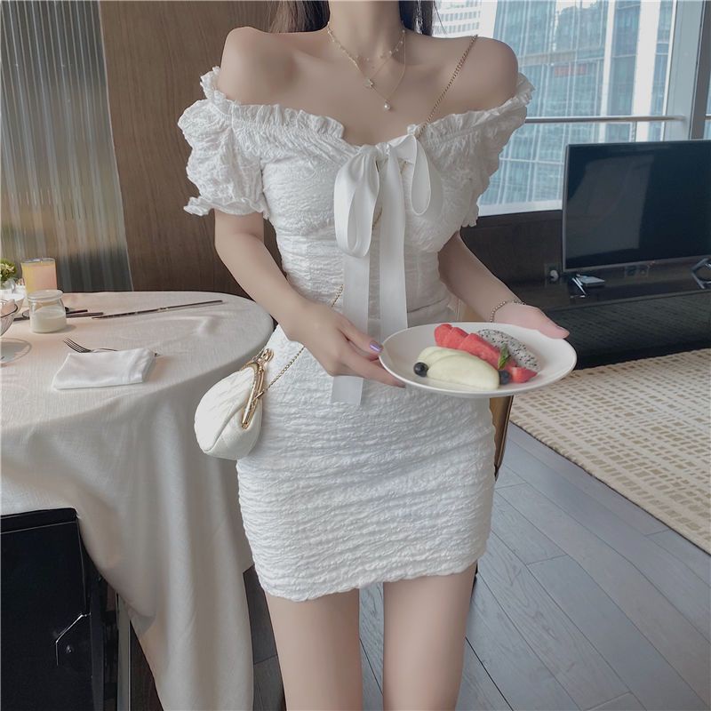 Lộn Xương Cổ Một Vai Váy Hông Mùa Hè 2024 Phong Cách Mới Nơ Tay Phồng Gợi Cảm Slim-fit