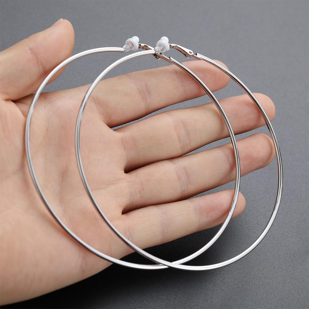 YVE 1 Đôi Bông Tai Tròn Màu Vàng / Bạc / Đen Thời Trang Cho Nữ