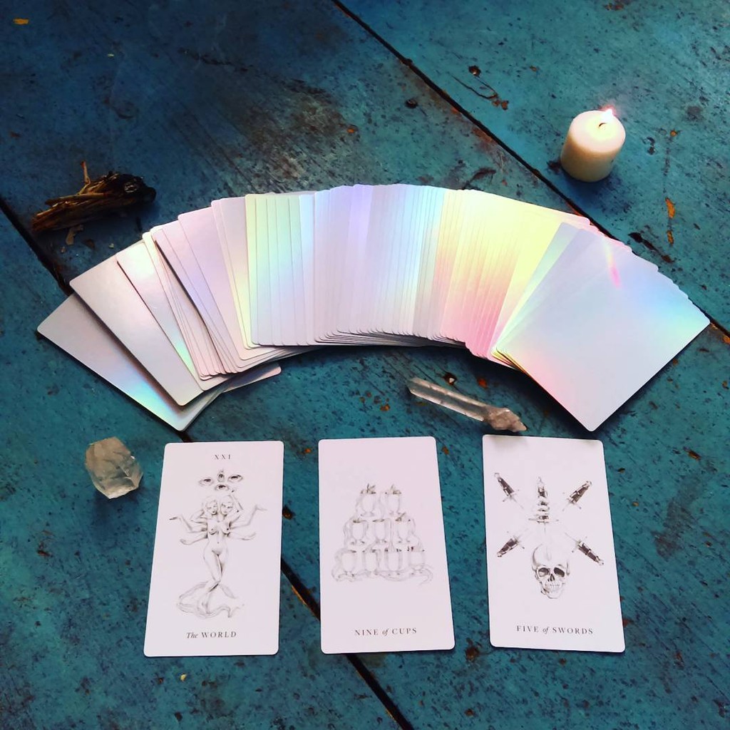 Bài Luminous Spirit Tarot Prism Edition