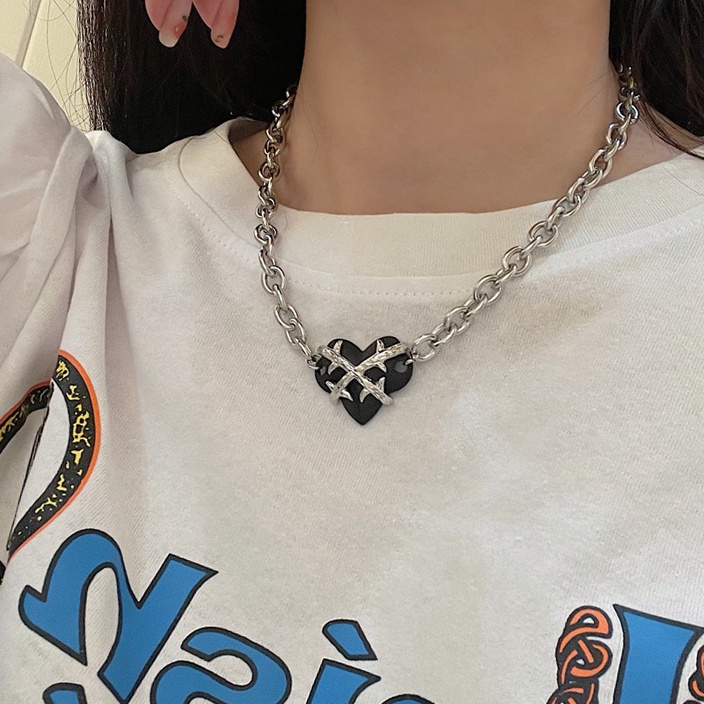 Vòng Cổ Choker Dây Đen Thép Titan Dày Mặt Trái Tim Gai Trái Tim Phong Cách Punk Dành Cho Nữ