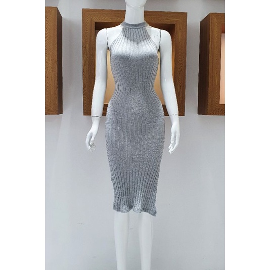 Đầm ôm body cổ yếm chất len dập ly xẻ tà