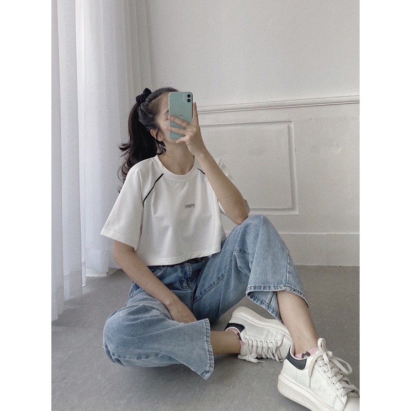 Áo croptop viền replei