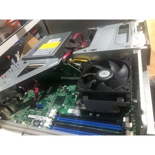 Fujitsu H77 có khe cắm card rời