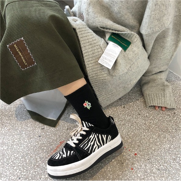 [Mã FAGREEN245 giảm 10% tối đa 30K đơn 99K] Real Korean women's thick bottom lace up zebra pattern casual board shoes | BigBuy360 - bigbuy360.vn