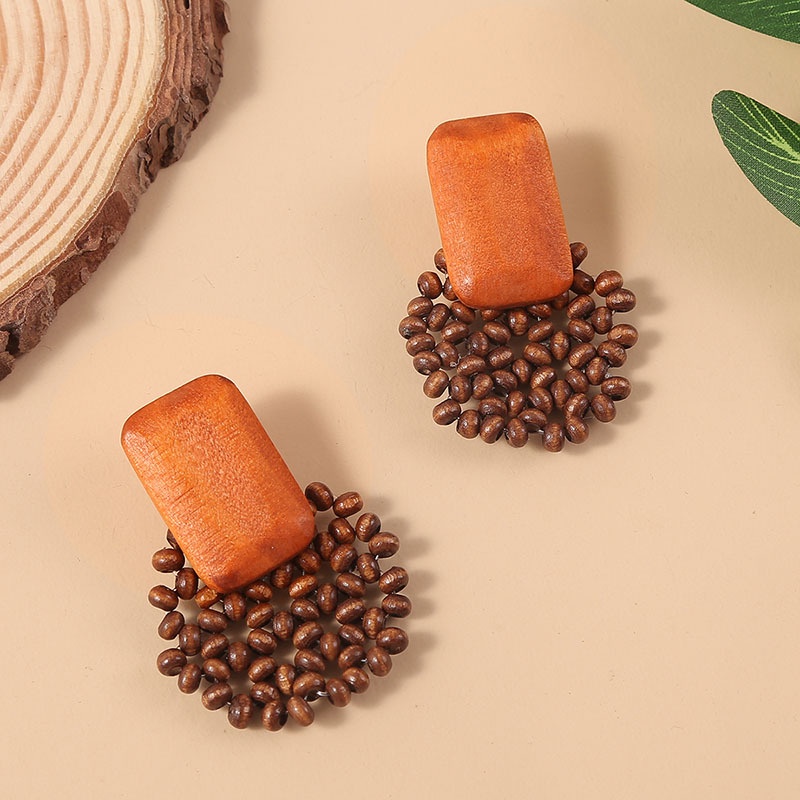 Đôi Khuyên Tai Dài Đính Hạt Gỗ Thời Trang Cho Nữ