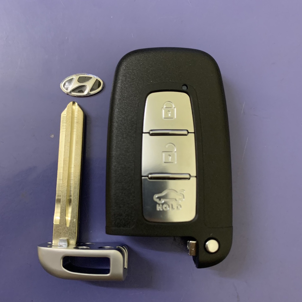 Vỏ Chìa Khóa Hyundai 3 Nút Màu Bạc Bấm Điều Khiển Từ Xa