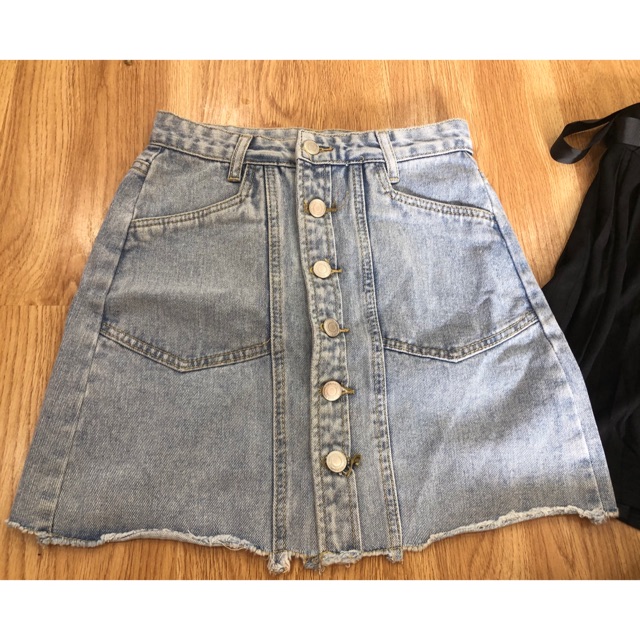 Chân váy cúc size s