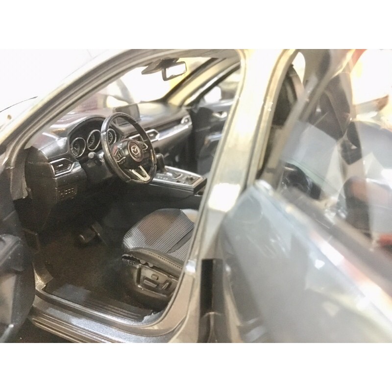 Mô hình xe SUV Mazda CX8 tỉ lệ 1:18