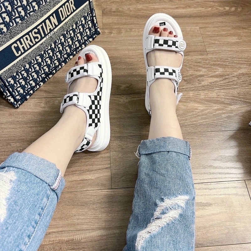 Giày sandal học sinh 2 quai Caro tag tròn quai dán dễ đi