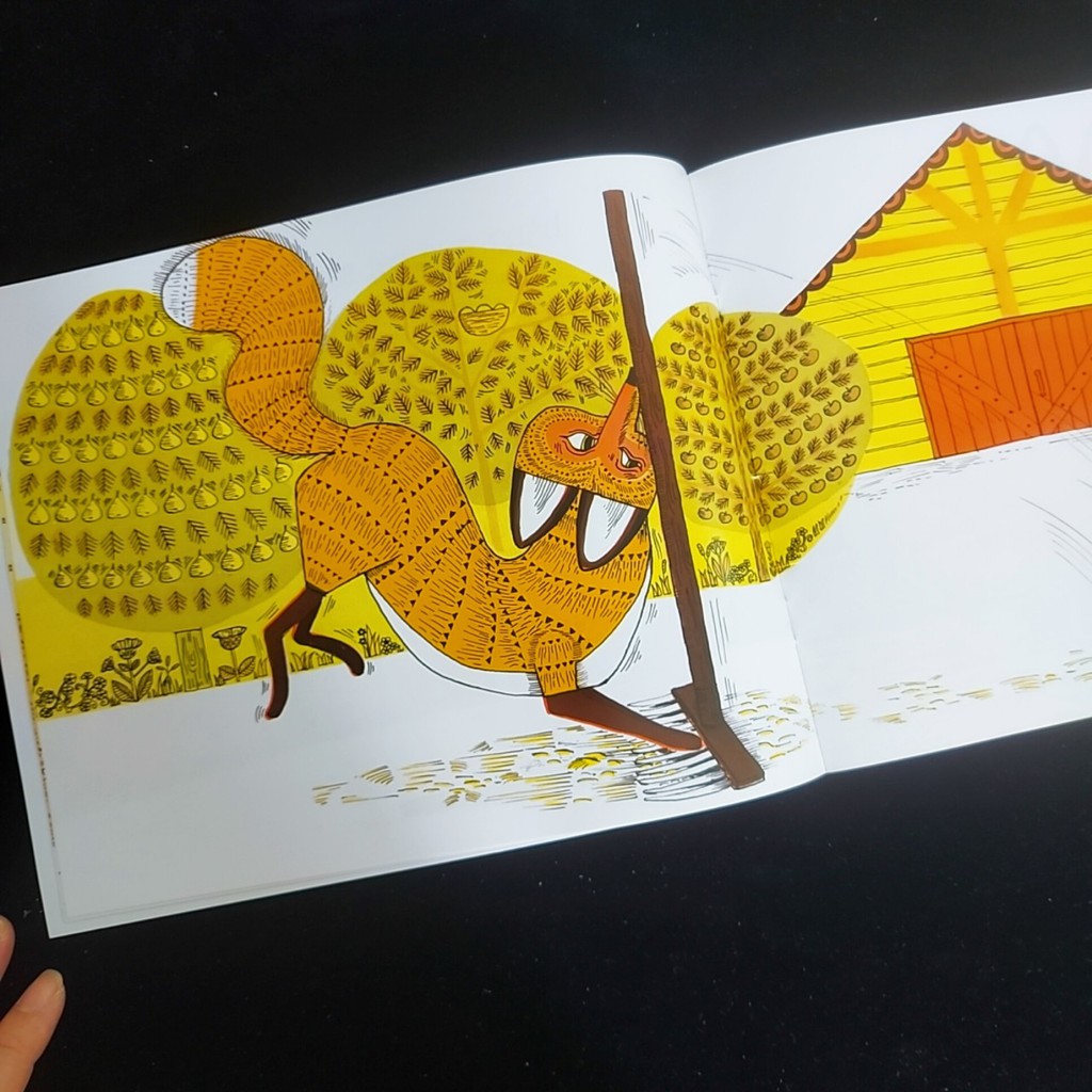 Sách - Picture book song ngữ :Chuyến đi dạo của cô gà mái rosie (dành cho bé 0-6 tuổi)