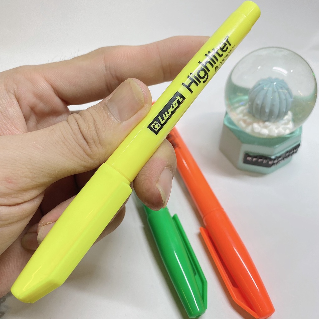 Bút Highlight Luxor dạ quang nhỏ gọn, bút đánh dấu ghi nhớ dòng nhiều màu sắc.