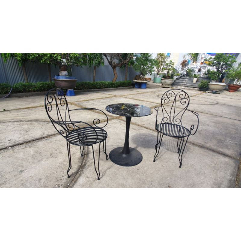 Bàn ghế sắt uốn mỹ nghệ sân vườn