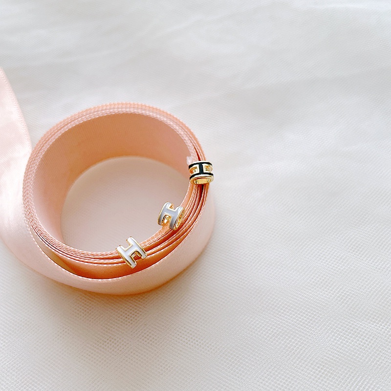 Bông tai Đinh tán hình chữ H màu trắng / đen / xám thanh lịch sang trọng dành cho nữ