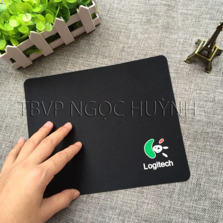Miếng lót chuột Logitech. khổ 200mm x 240mm x 1.5mm