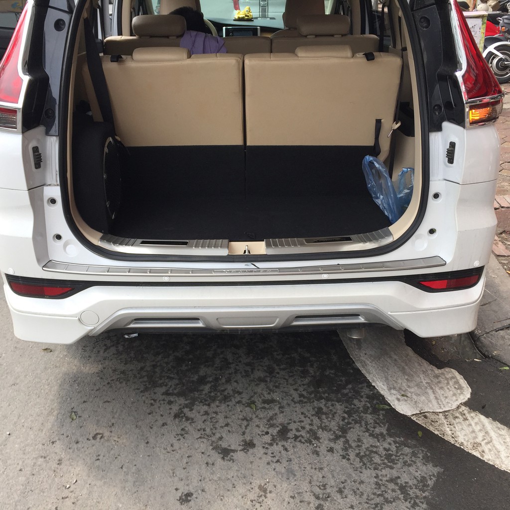 Chống trầy cốp xe Mitsubishi Xpander 2018 đến 2023 mẫu inox