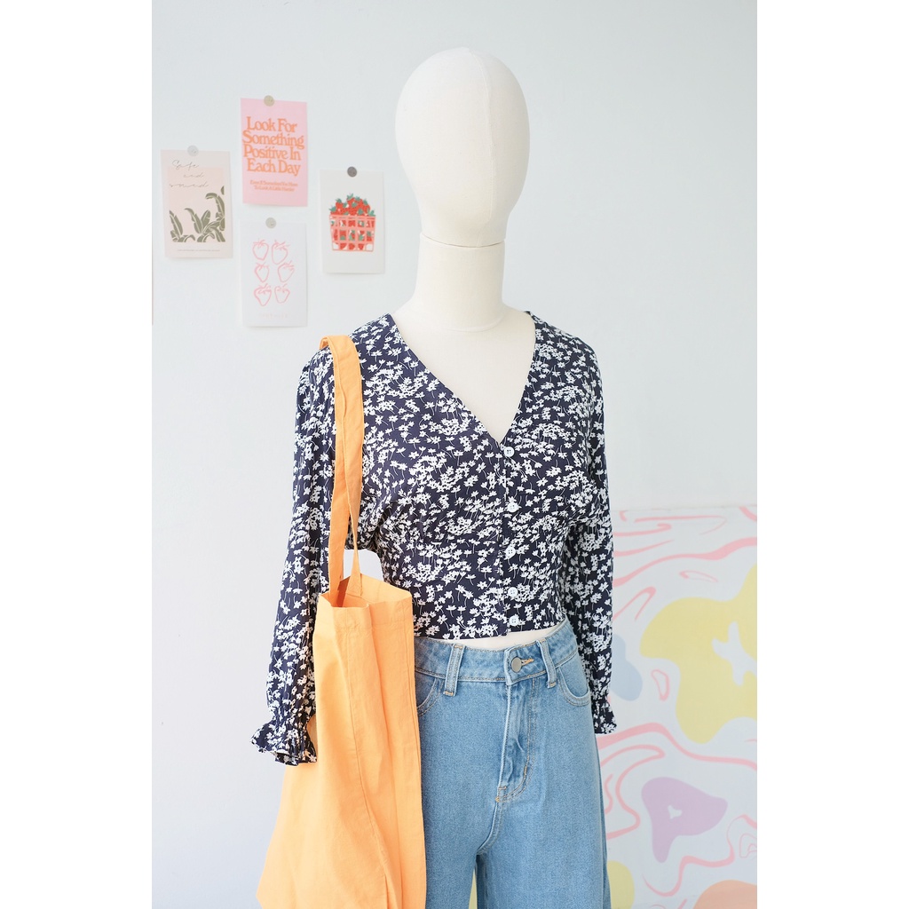 Áo Floral Croptop Hoa Nhí Kiểu Thời Trang