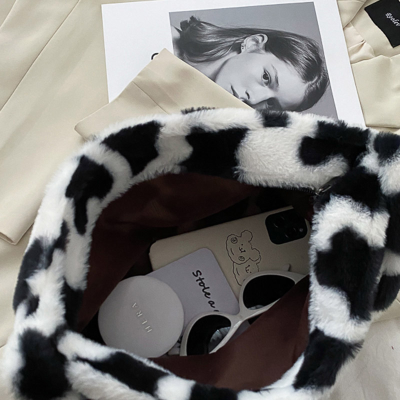 Túi xách IELGY đeo chéo vai in họa tiết bò sữa cá tính cho nữ