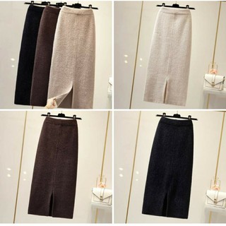 Chân váy len màu be