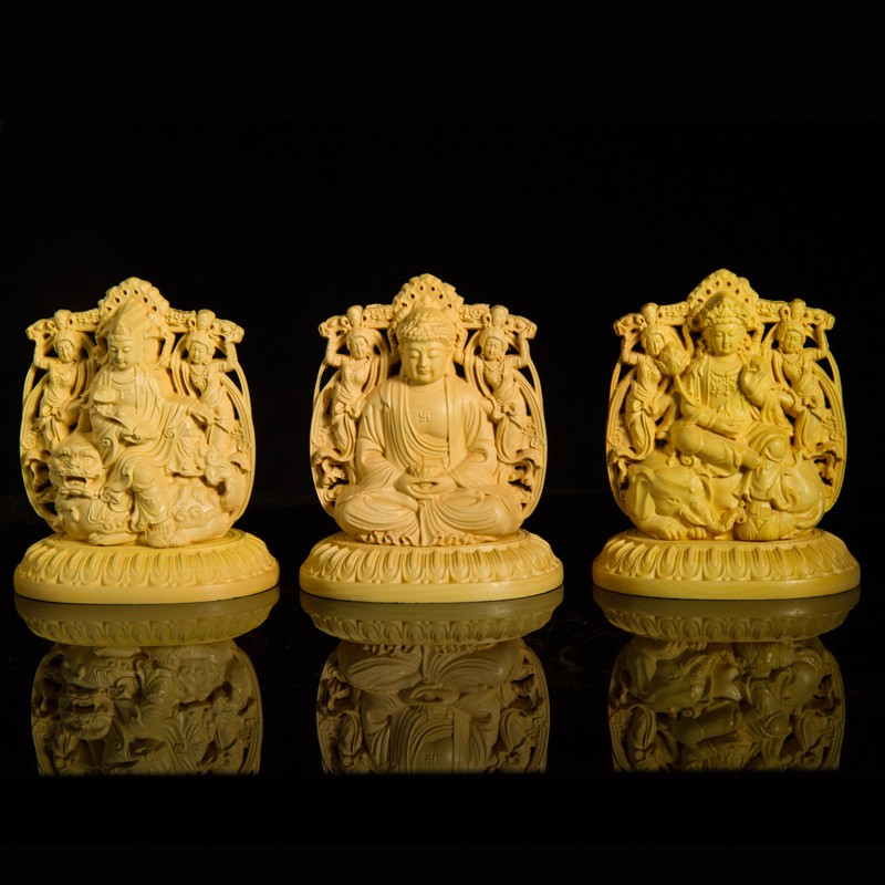 Tượng gỗ phật bản mệnh trang trí xe hơi