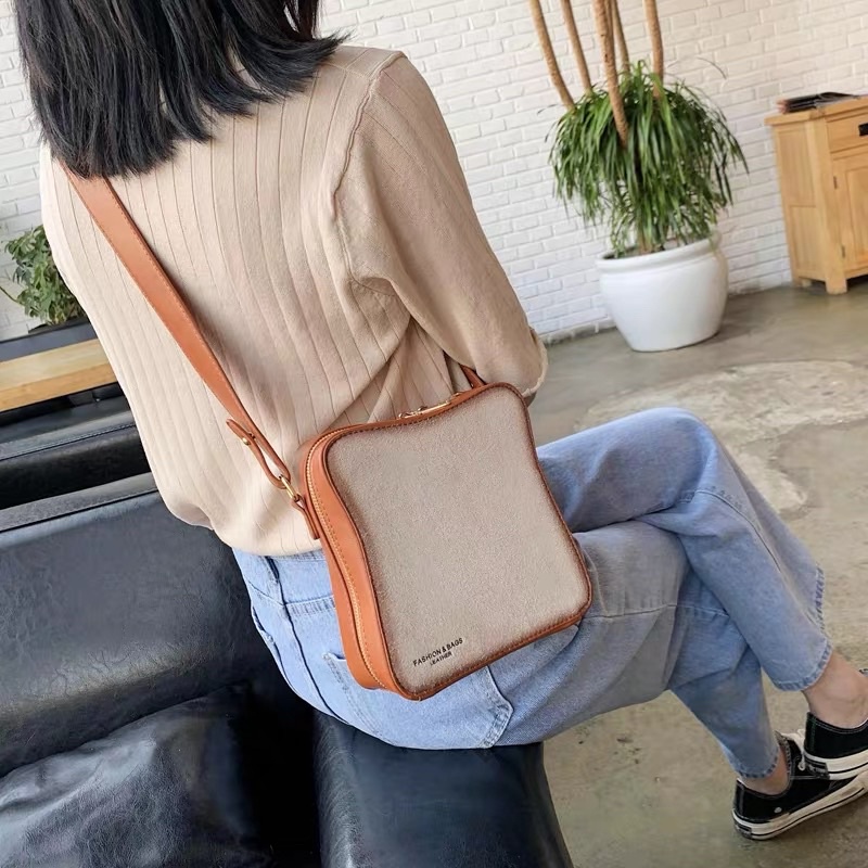 Set Túi Đeo Dây Hình Bánh Mì Và Trứng Ốp La Đáng Yêu