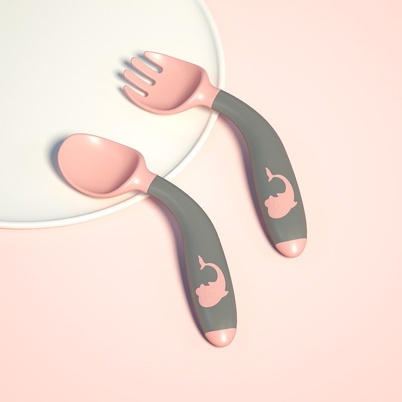 Thìa dĩa uốn cong cho bé tập xúc hình cá heo xinh xắn