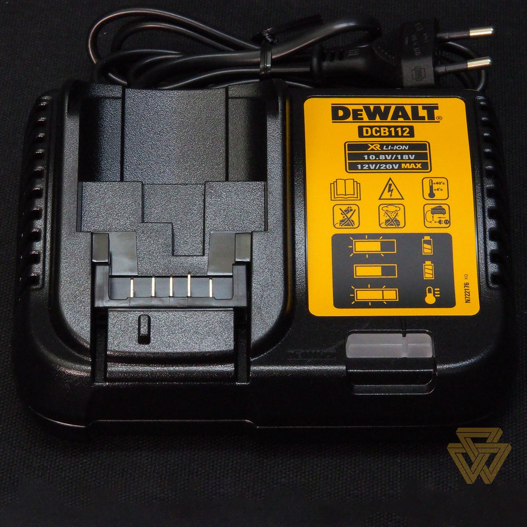 Bộ Sạc Pin Chậm Lithium 10.8-18V Dewalt DCB112