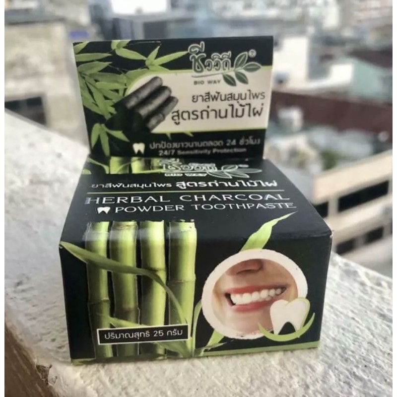 Bột trắng răng than tre Herbal Charcoal Powder Toothpaste Thái