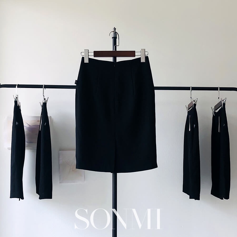 Chân Váy Công Sở SONMI Hàn Quốc Cao Cấp Màu Đen Dáng Suông Xẻ Tà Sau 2 Lớp Co Giãn 2 Chiều JULIE CATHIE