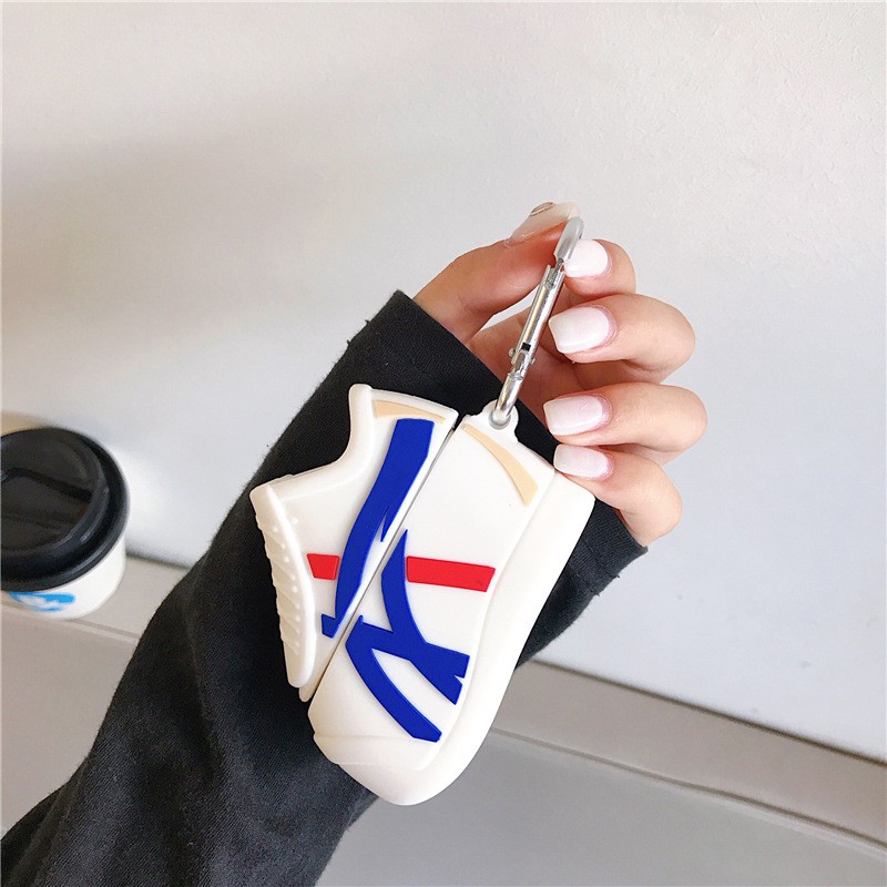 Ốp tai nghe không dây hình giày trắng xanh caseairpods 1/2/pro