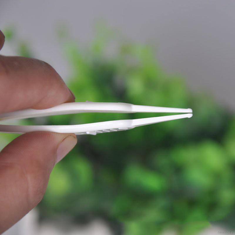 Nhíp vệ sinh tai mũi cho bé