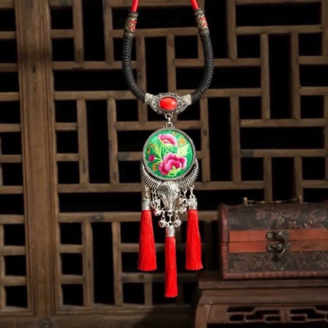 Cổ kiềng áo dài