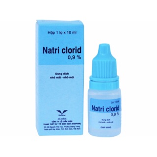 Nước muối sinh lý vệ sinh mắt mũi cho bé