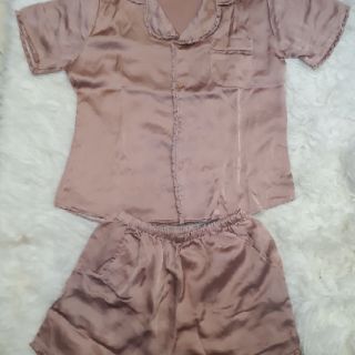 Bộ pijama ngủ lụa áo cộc quần đùi