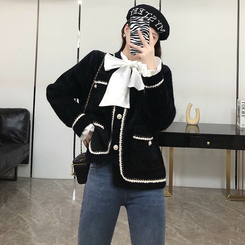 [HÀNG SẴN] Áo khoác nữ len cadigan lông thỏ dài tay cổ tròn 4 túi đính khuy cườm dày dặn màu đen/trắng | BigBuy360 - bigbuy360.vn