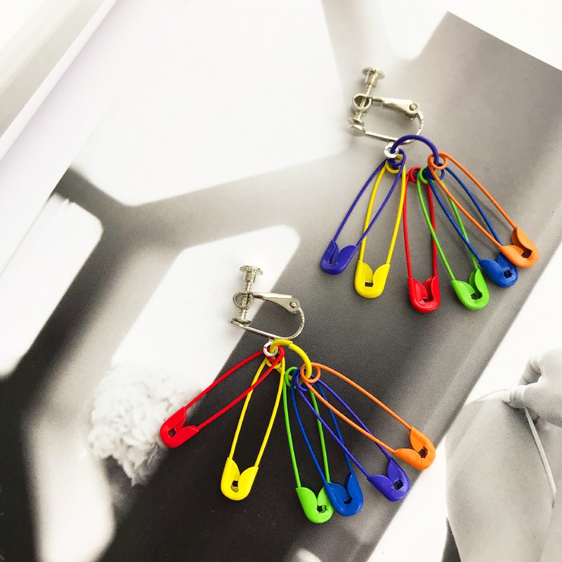 Bông Tai Hình Kim Băng Màu Cầu Vồng