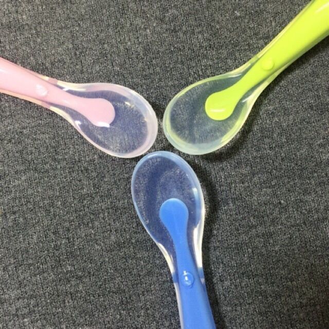 Thìa silicon ăn dặm an toàn cho bé  cán dài