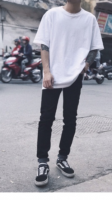 BASIC OVERSIZE TEE