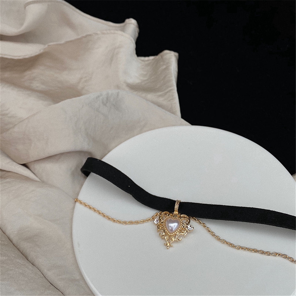 Vòng Cổ Choker Nhung Mặt Trái Tim Phong Cách Cổ Điển Cho Nữ