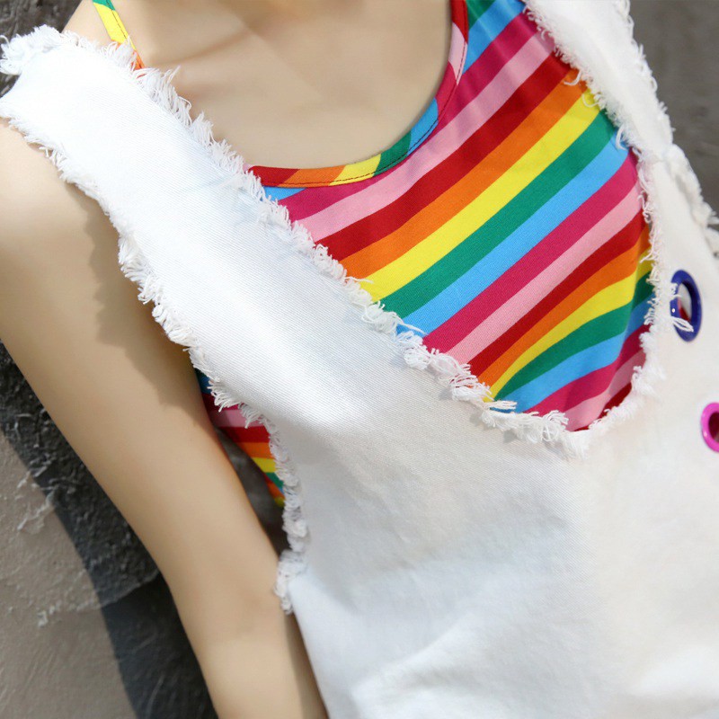 Set áo thun sát nách và chân váy phong cách năng động cho nữ | BigBuy360 - bigbuy360.vn