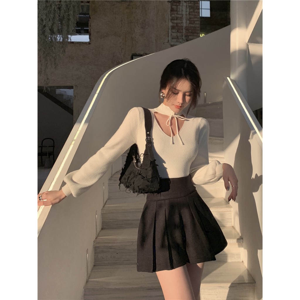 Áo len cổ chữ v khoét sâu thiết kế thời trang