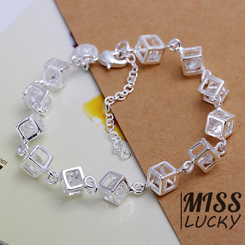 Vòng tay kiểu dáng thời trang cá tính cho nữ