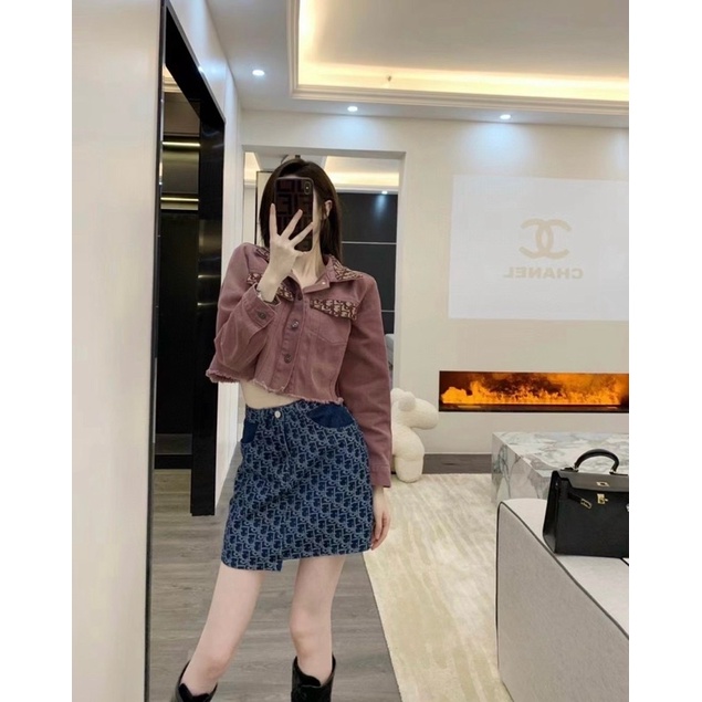 Khoác bò hồng đi ò