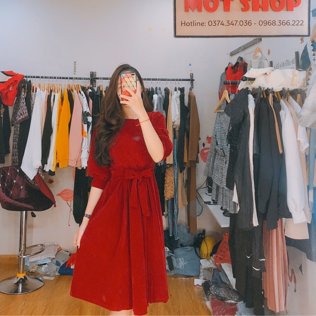 Váy nhung đỏ tay bồng