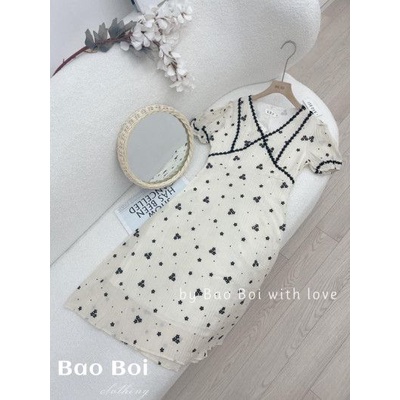 Váy hoa cổ v phối ren midi