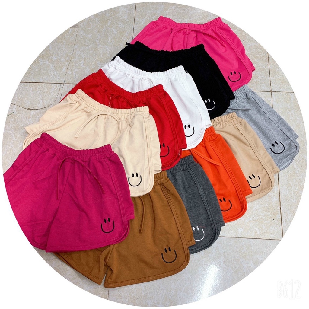 Quần short nữ cạp chun thêu hình mặt cười