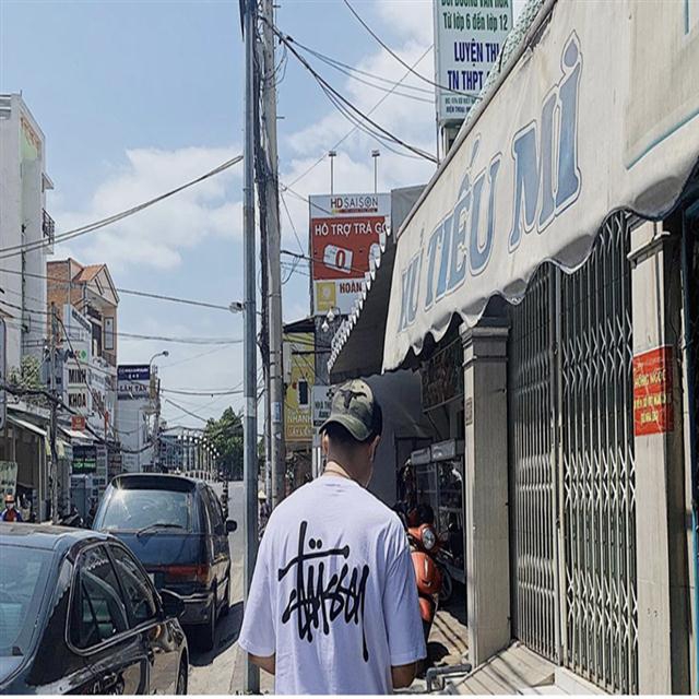 Áo thun tay ngắn in chữ STUSSY màu trắng đen thời trang năng động cho nam | BigBuy360 - bigbuy360.vn