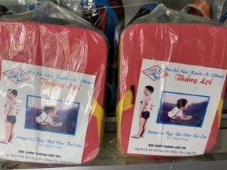 Phao lưng tập bơi cho bé